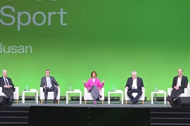 会议围绕国际体育反兴奋剂相关标准和完善《2027年世界反兴奋剂条例》进行讨论。图自越通社