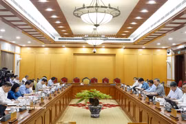 越共中央总书记、国家主席苏林在河内主持召开政治局会议。图自越通社