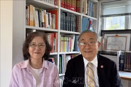 日本著名越南问题研究学者古田元夫夫妻。图自越通社