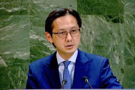 越南常驻联合国代表团团长杜雄越在会上发表讲话。图自越通社