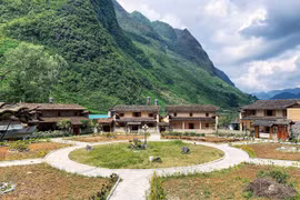 宣光省苗旺社把薇夏村赫蒙族社区文化旅游村一角。图自互联网