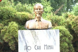 位于哈瓦那胡志明公园的胡志明主席雕像。图自越通社