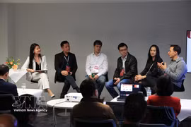 瑞士—越南人工智能与金融技术对话在瑞士举行。图自越通社