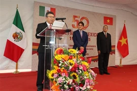 越南驻墨西哥大使阮文海在纪念活动上发表讲话。图自越通社