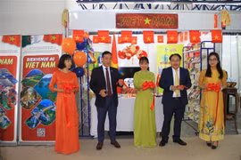 越南展位开幕仪式。图自越通社