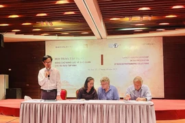 河内博物馆馆长阮进佗在研讨会上发表讲话。图自越通社