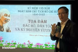 越南驻加拿大大使范荣光在座谈会上发表讲话。图自越通社