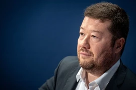 冈村富夫当选众议院主席。图自GettyImages