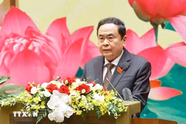 越共国会机关党委书记、国会主席陈青敏致开幕词。图自越通社
