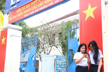 在2026-2031年任期国会代表和各级人民议会代表选举日的氛围中，河静省各学校的宣传工作广泛开展。图自越通社