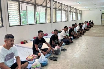 被扣押在泰国的柬埔寨士兵。图自泰国皇家陆军