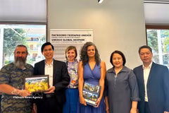 由省委书记黄国庆率领的谅山省工作代表团与会。图自越通社