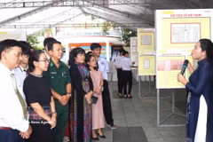 “越南黄沙与长沙”资料图片展在得乐省举行。图自越通社