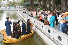 在音乐视频《闪闪北宁》的效应带动下，北宁省的旅游产品吸引了大量游客。图自越通社