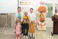 三名患有地中海贫血和神经母细胞瘤的患儿成功接受骨髓移植。图自越通社