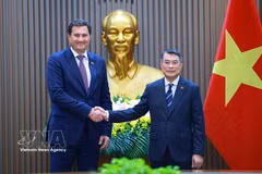 越南政府总理黎明兴会见白俄罗斯外交部长雷任科夫。图自越通社