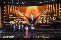 2025年VinFuture大奖颁奖典礼。图自Vietnamplus