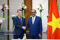 政府总理黎明兴会见印度GMR集团主席格兰德希·马利卡朱纳·劳。图自越通社