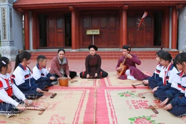 激发年轻一代对海防市东门歌筹艺术的热爱