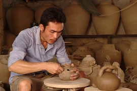 泥土里的乡愁：陶艺人对家乡的深情告白