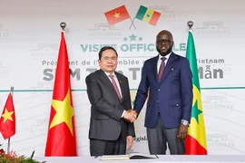 越南国会主席陈青敏与塞内加尔国民议会议长举行会谈