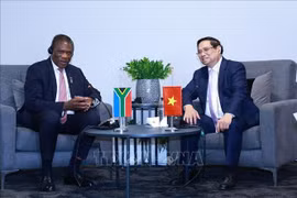 范明政总理会见南非副总统保罗·马沙蒂莱。图自越通社