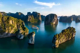 世界遗产广宁省下龙湾 - 海防市吉婆群岛。图自Vietnam+