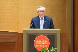 越南政府常务副总理阮和平10月20日下午代表政府作了2021-2026任期政府述职报告。图自越通社