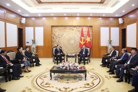 苏林总书记会见老挝人民革命党中央办公厅主任