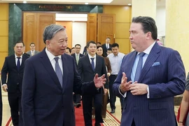 越共中央总书记苏林会见美国驻越大使马克·纳珀。图自越通社