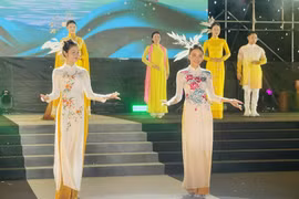 河内旅游奥黛节是响应"升龙—河内文化节"的系列年度文化旅游活动之一。图自越通社