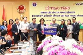 越南卫生部接受50万剂麻疹疫苗。图自越通社