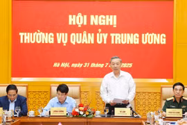 苏林总书记主持召开中央军委常务会议。图自越通社