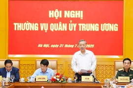 苏林总书记主持召开中央军委常务会议。图自越通社