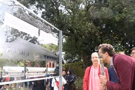 顺化古都遗迹保护中心开发的“寻找失落的皇宫”产品被视为一个典型烙印。图自越通社