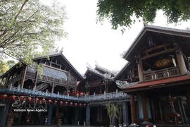 得乐省敕賜开端寺：建筑风格融合西原地区传统长屋与顺化宫廷的元素