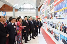 越通社举办图片展 迎接越共政府第一次代表大会