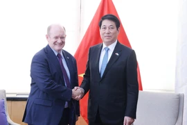 越南国家主席梁强会见美国议员