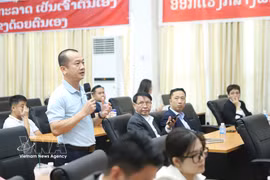 越南企业代表在论坛上发表讲话。图自越通社