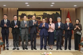 越南政府总理范明政会见中国驻越南大使何炜