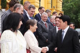 梁强主席会见欧盟及成员国驻越大使。图自越通社