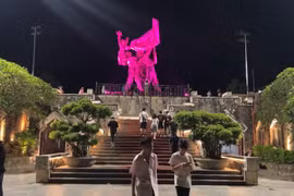 奠边府打造夜游新体验 赢得游客的青睐