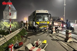 清池桥发生的交通事故。图自《新闻与民族报》