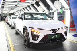 越南VinFast纯电动车型VF7。图自越通社