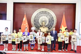 越南驻华大使与中国“小记者”交流，促进两国青少年友谊