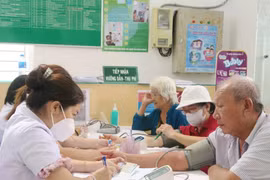 胡志明市注重老年人保健工作。图自越通社