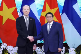 越南政府总理范明政2024年3月25日会见芬兰议会议长尤西·哈拉阿霍。图自越通社