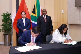 将越南与南非关系提升为战略伙伴关系