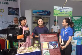 推动传统手工艺村向数字化转型，实现产业焕新升级