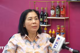 Fusion Foods公司副总经理范氏花女士接受越通社驻俄罗斯记者的采访。图自越通社